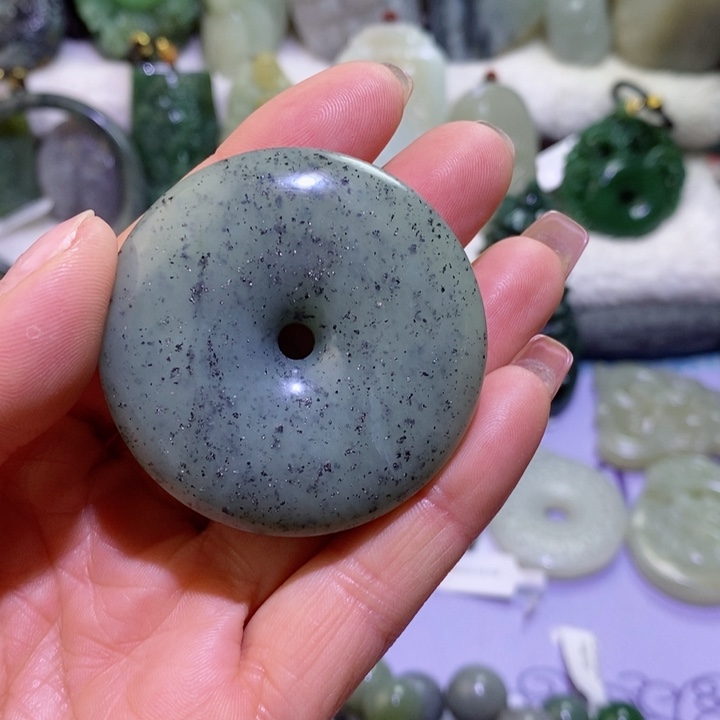 和田玉边角料未镶嵌