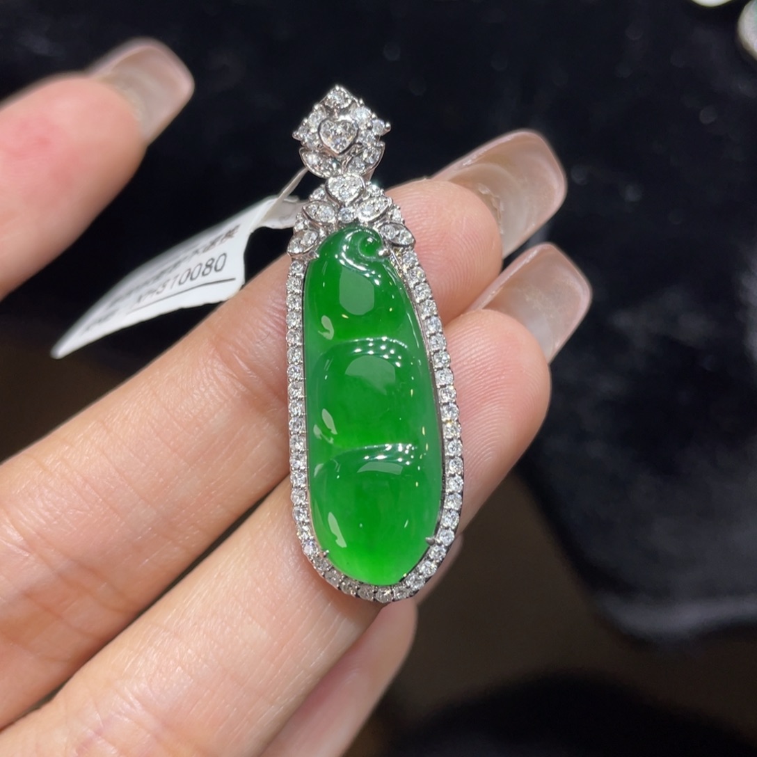 翡翠颈饰18K金镶嵌天然缅甸翡翠