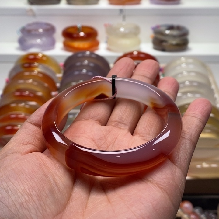 玛瑙/玉髓未镶嵌手镯圈口56.7渐变俏色纹雾