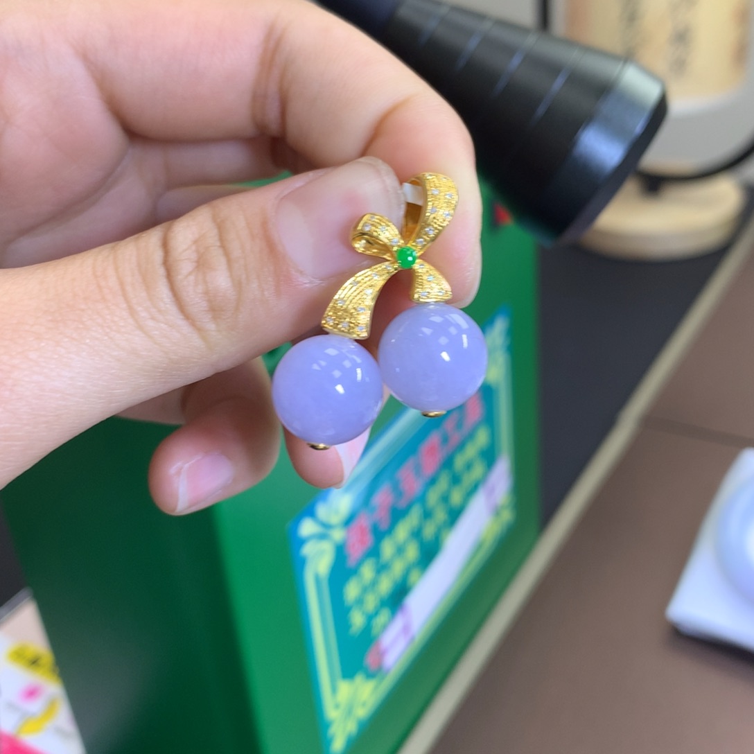 翡翠颈饰18K金镶嵌翡翠