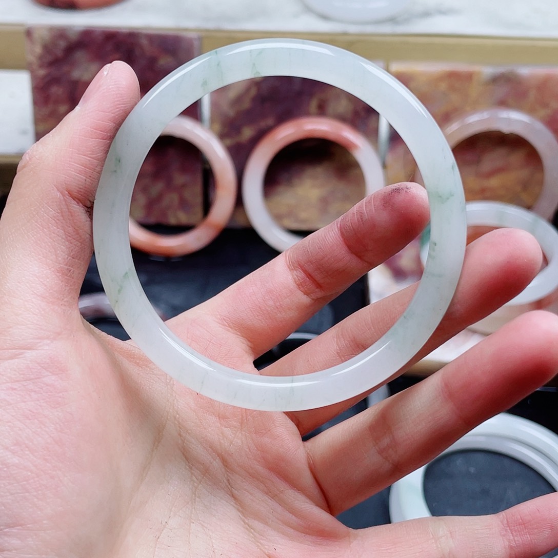 石英质玉手镯未镶嵌