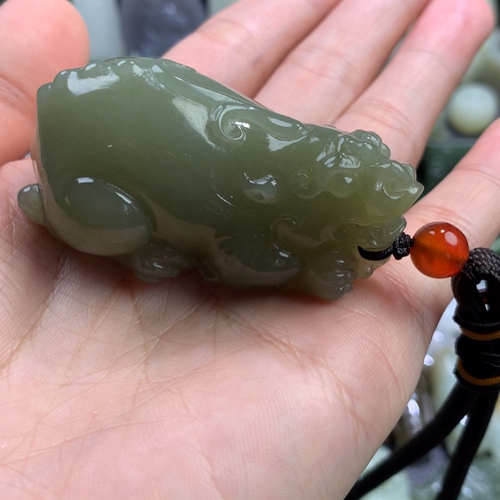 和田玉颈饰未镶嵌