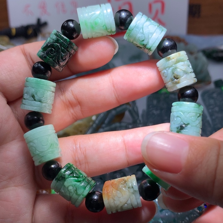 翡翠颈饰未镶嵌保真天然A货翡翠