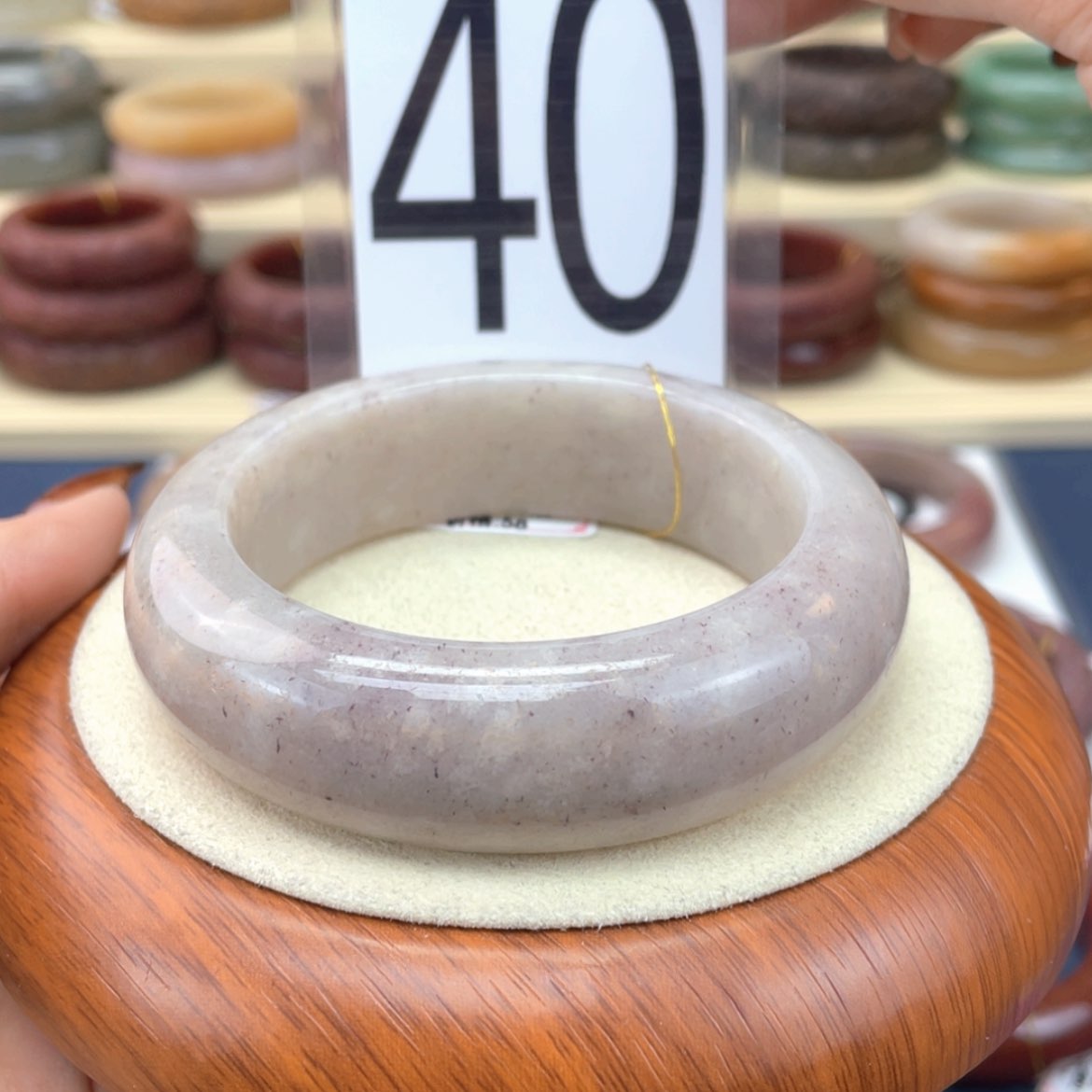 【闪购商品】石英质玉手镯未镶嵌