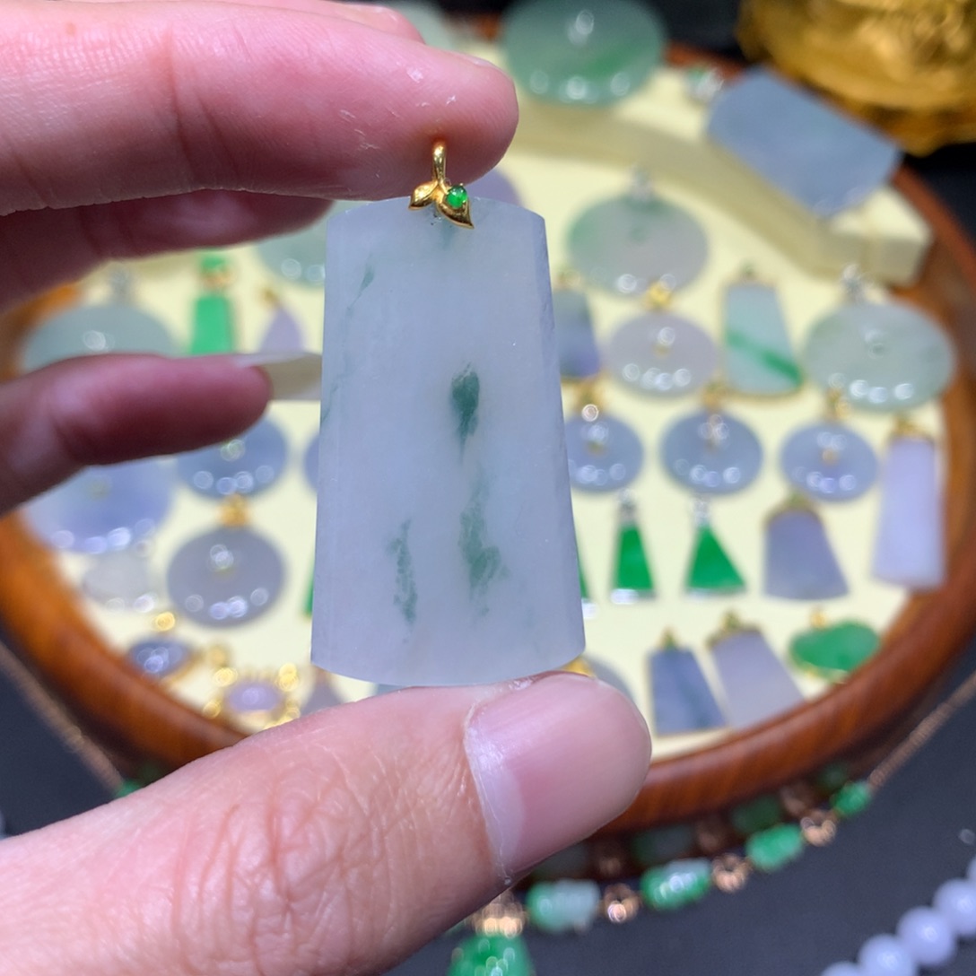 翡翠吊坠(不含链)18K金镶嵌