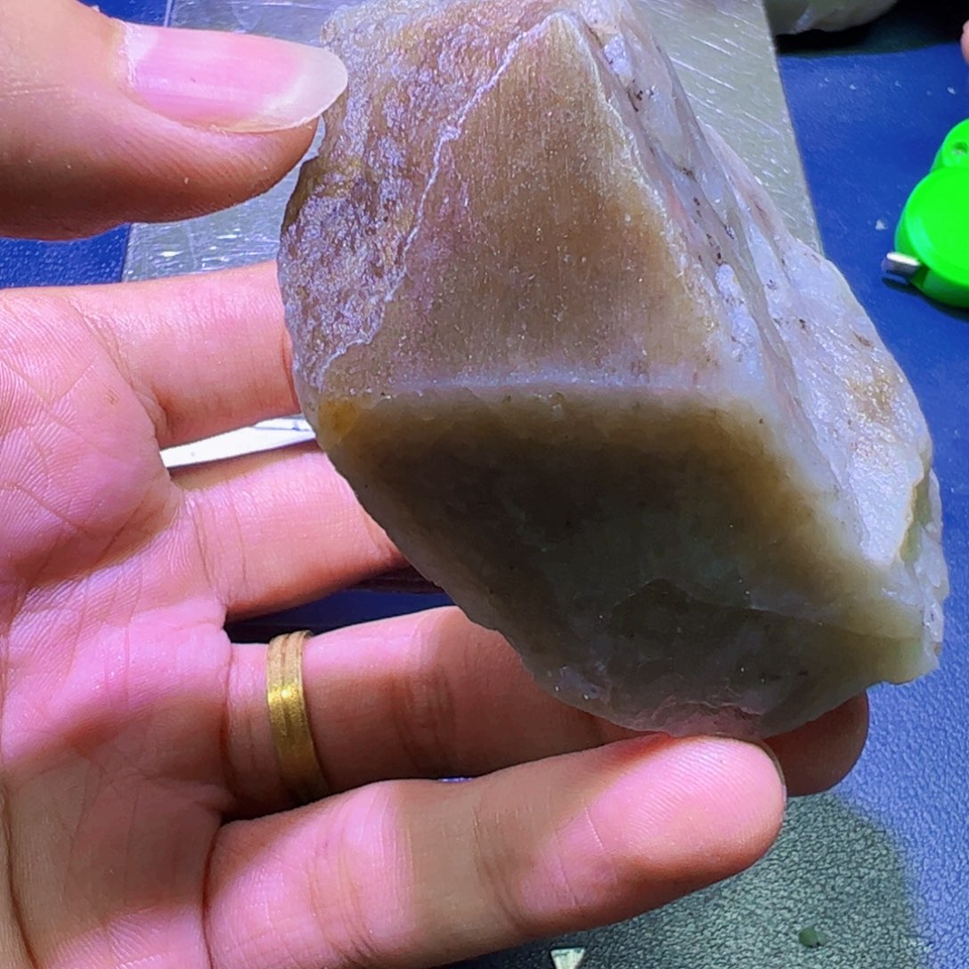 未镶嵌和田玉（糖玉）珠宝半成品