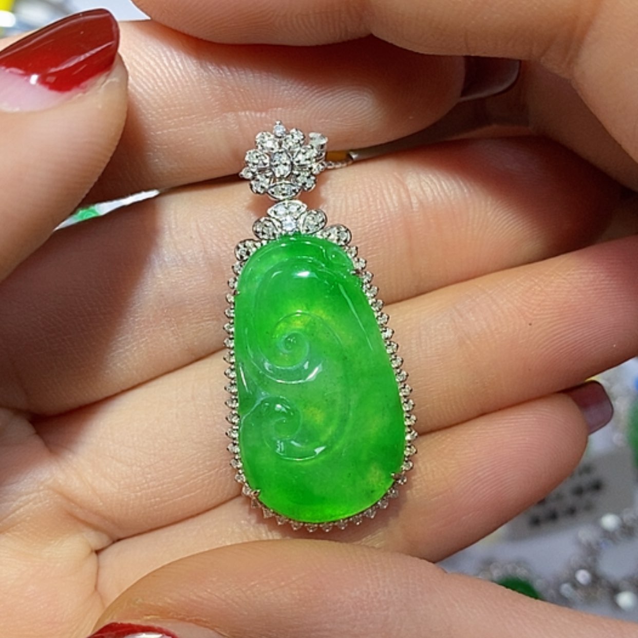 【闪购商品】翡翠颈饰18K金镶嵌瘾吊坠