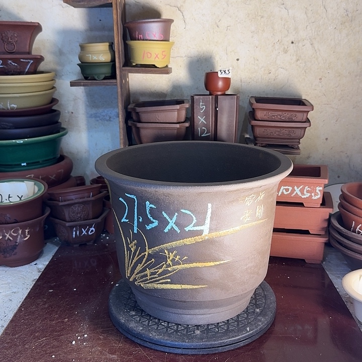 紫砂花盆，手工制作