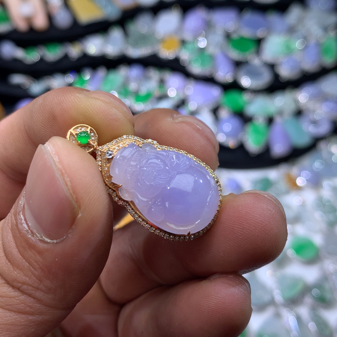 翡翠18K金镶嵌颈饰