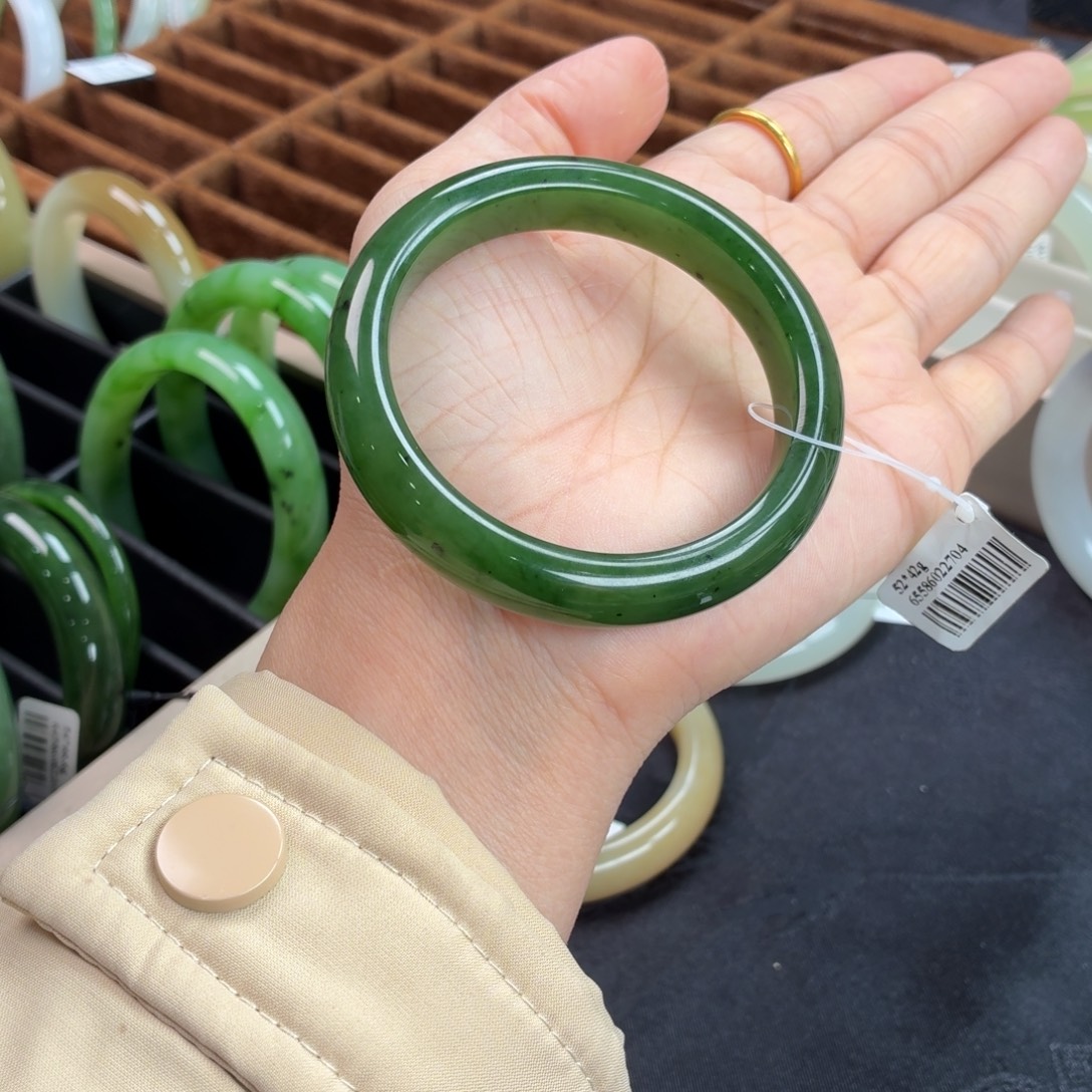 和田玉未镶嵌手镯碧玉小手7