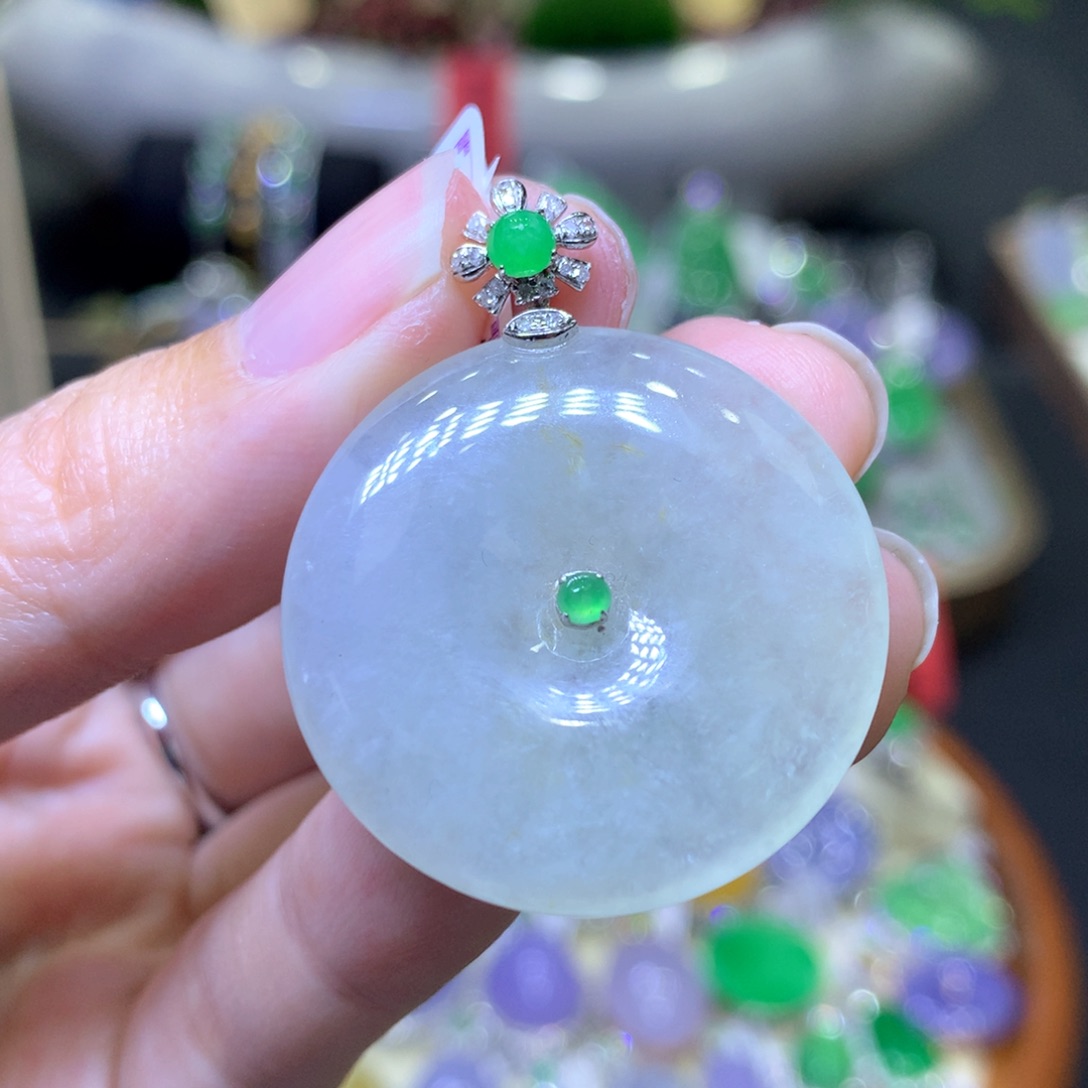 【闪购商品】翡翠颈饰18K金镶嵌翡翠吊坠项链