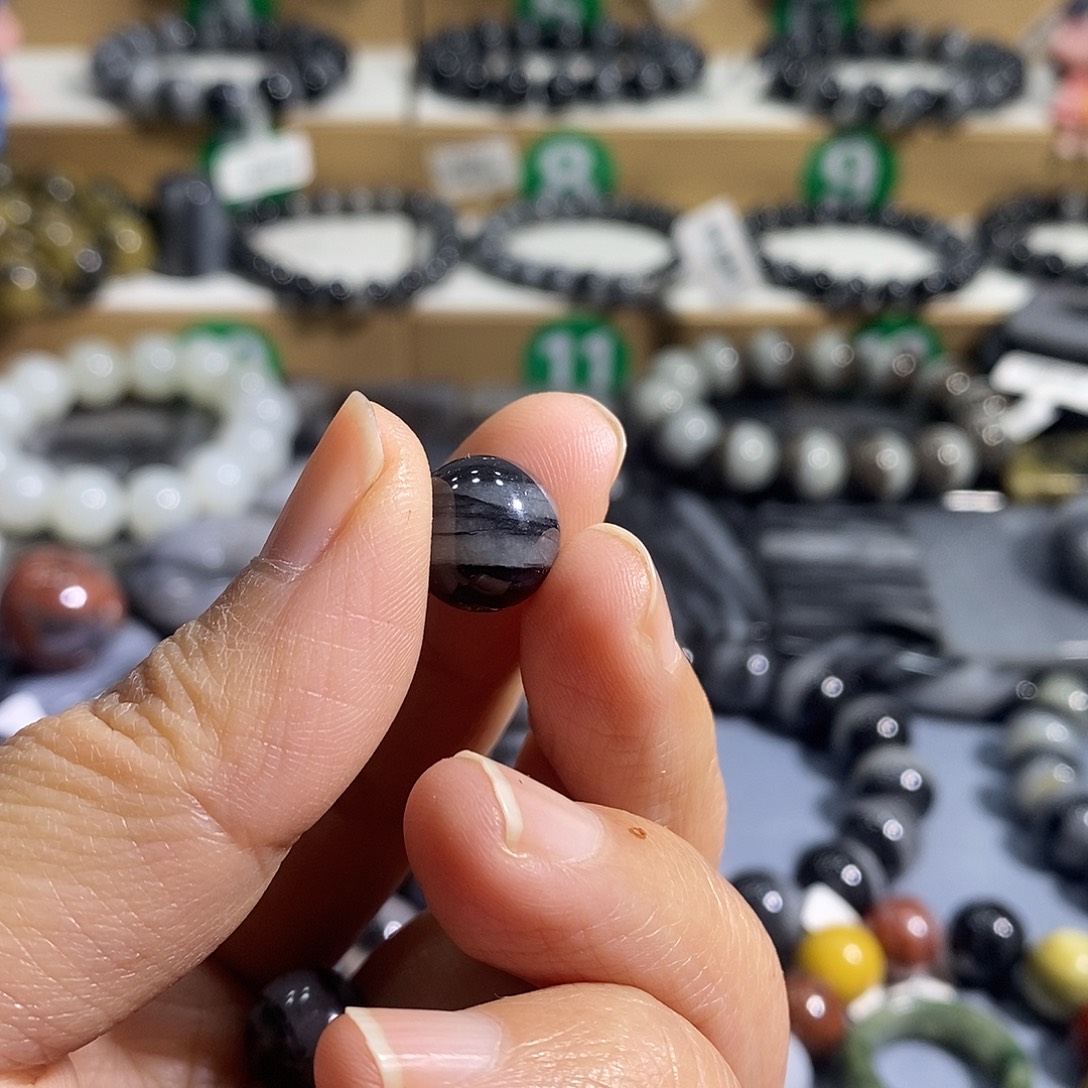 南***归石英质玉未镶嵌手串