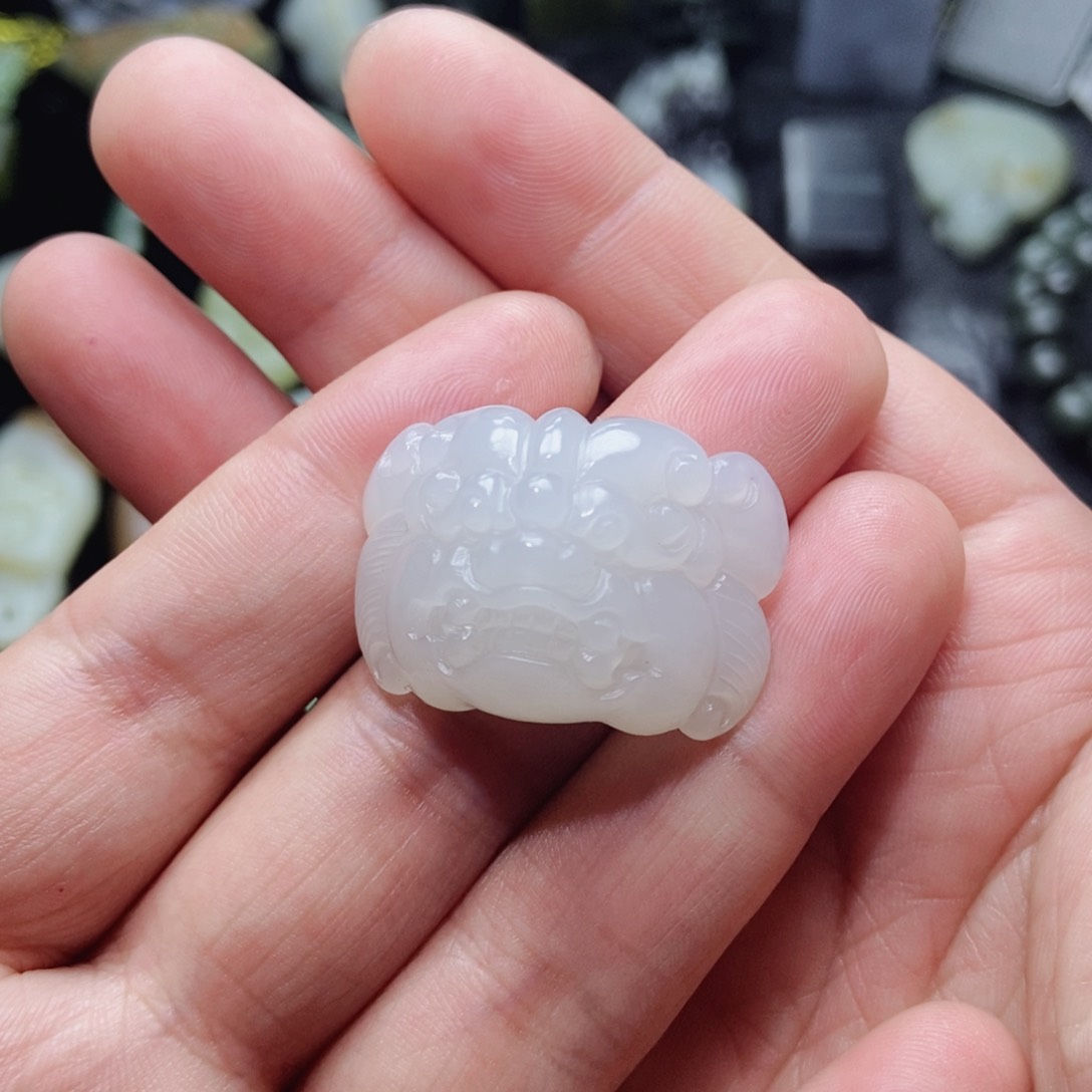 和田玉颈饰未镶嵌定制