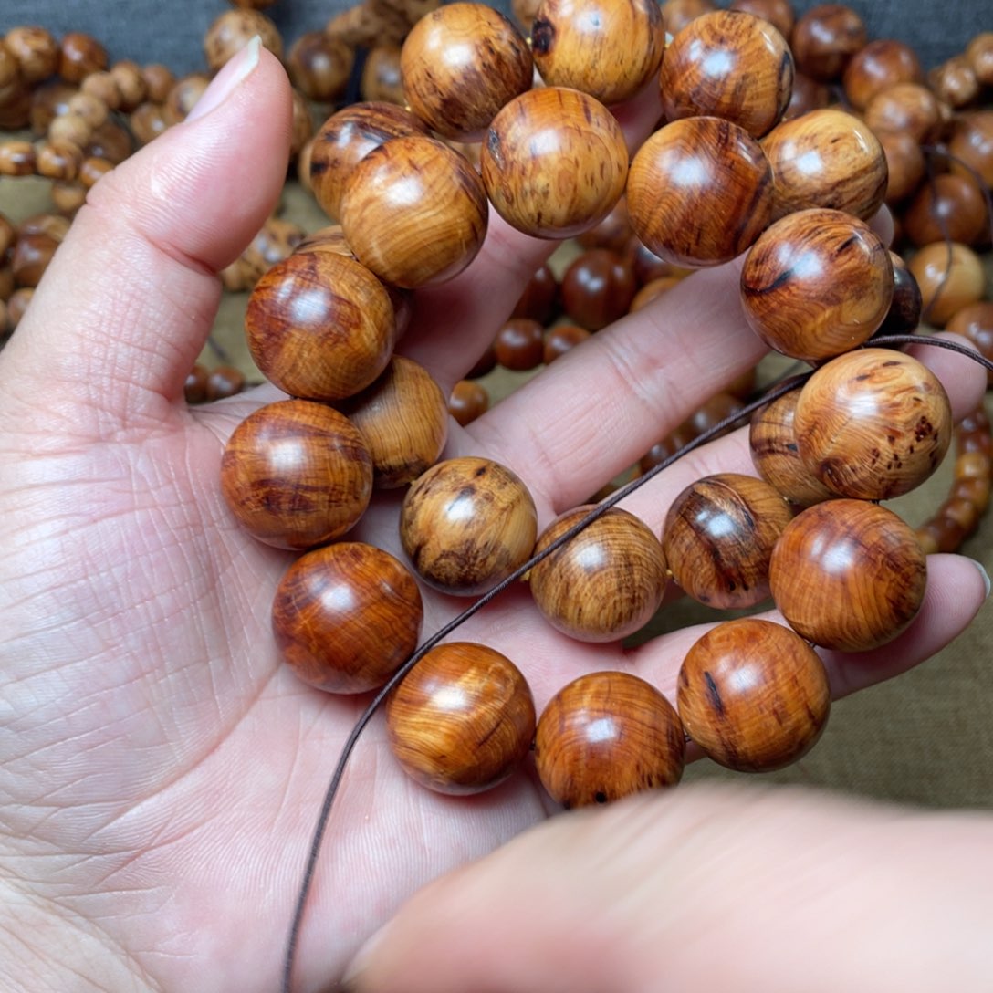 柏木（崖柏）无事牌杰****忙2.0陈化火焰蚂蚁腿微瑕