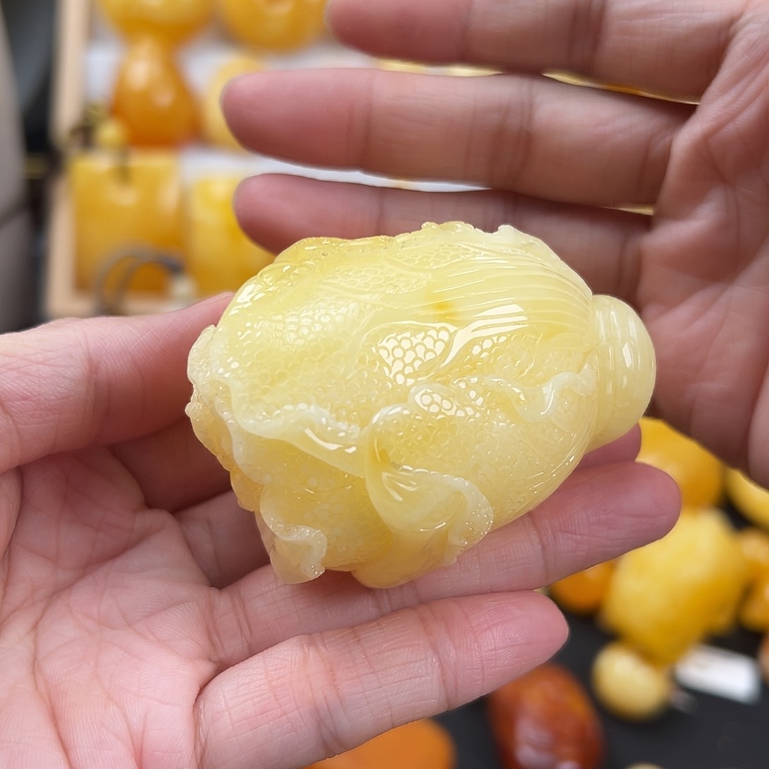 蜜蜡颈饰未镶嵌62.35g蜜蜡