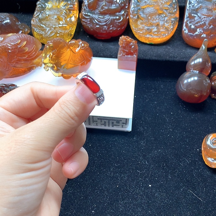 裸石琥珀未镶嵌血珀戒指