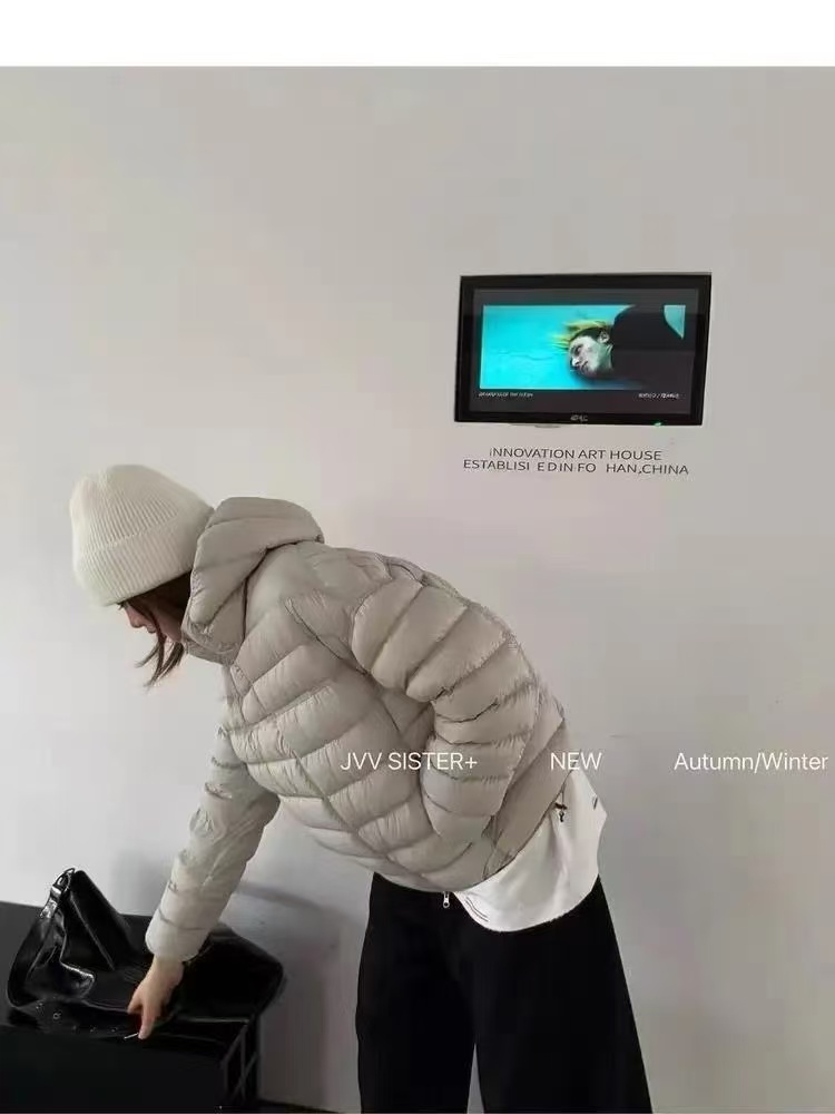 冬季新款欧货时尚休闲百搭云朵泡芙感棉服连帽棉服外套