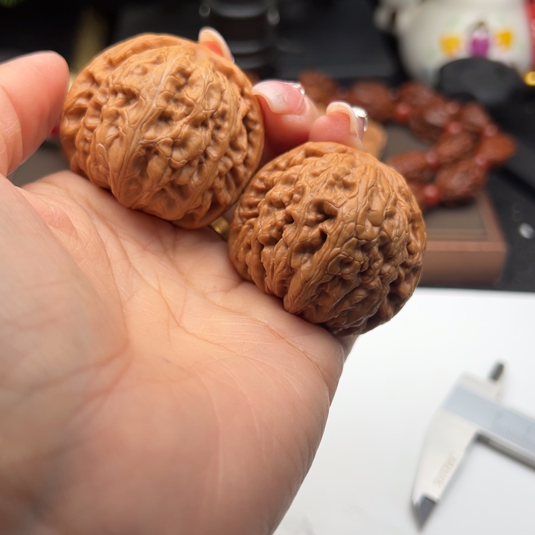 文玩核桃把件红锦鲤42