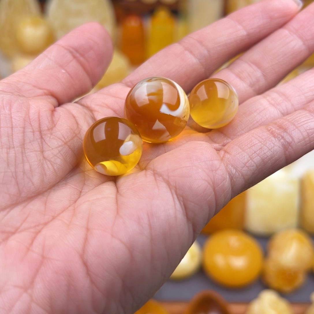 琥珀裸石未镶嵌时**猫纯天然琥珀蜜蜡无优化