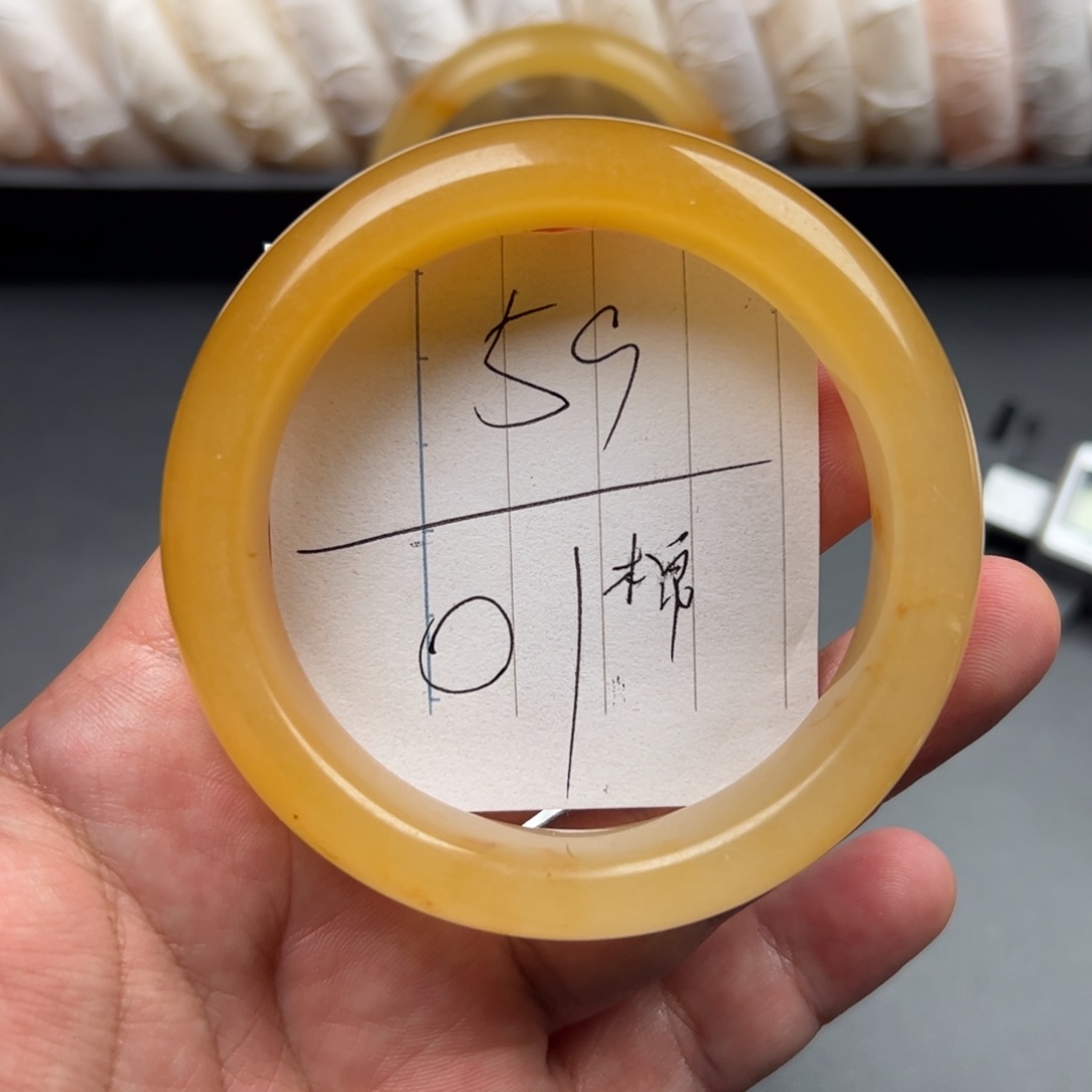 石英质玉（黄龙玉）手镯未镶嵌01
