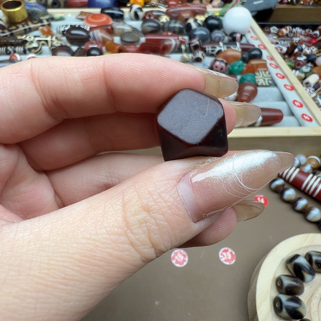 李***️玛瑙/玉髓未镶嵌珠宝半成品