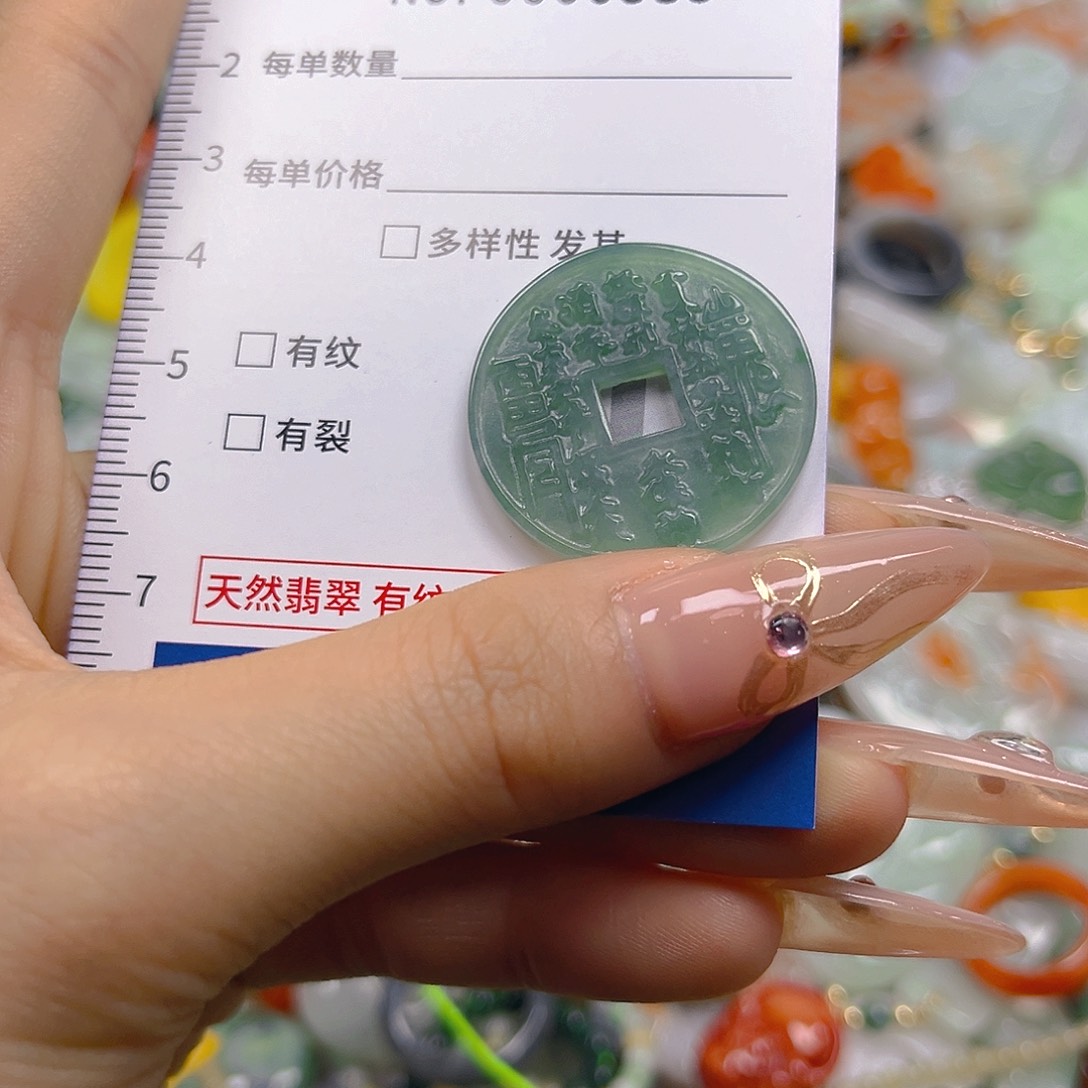 翡翠未镶嵌颈饰hhh