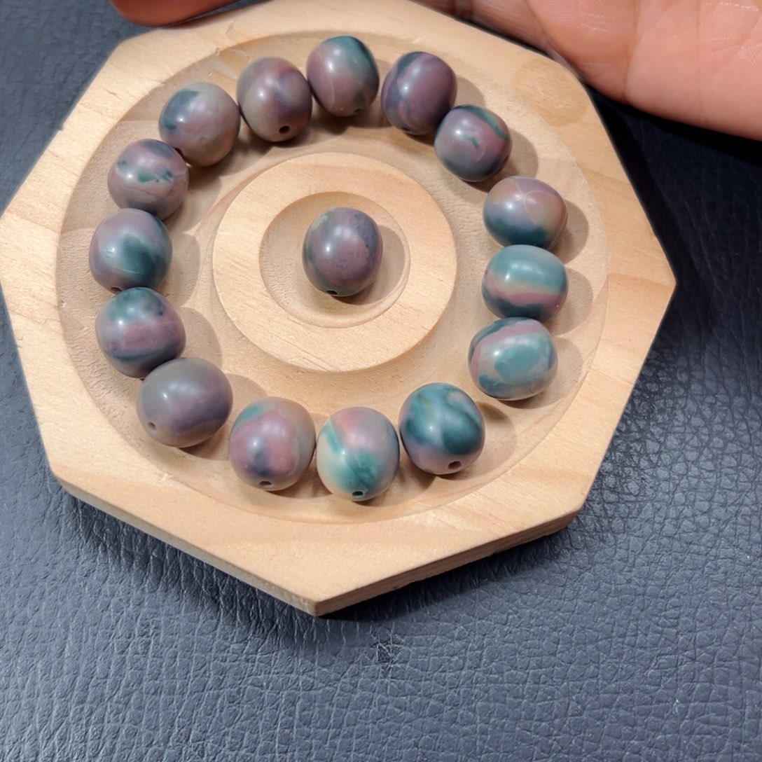 D***T石英质玉未镶嵌手链190