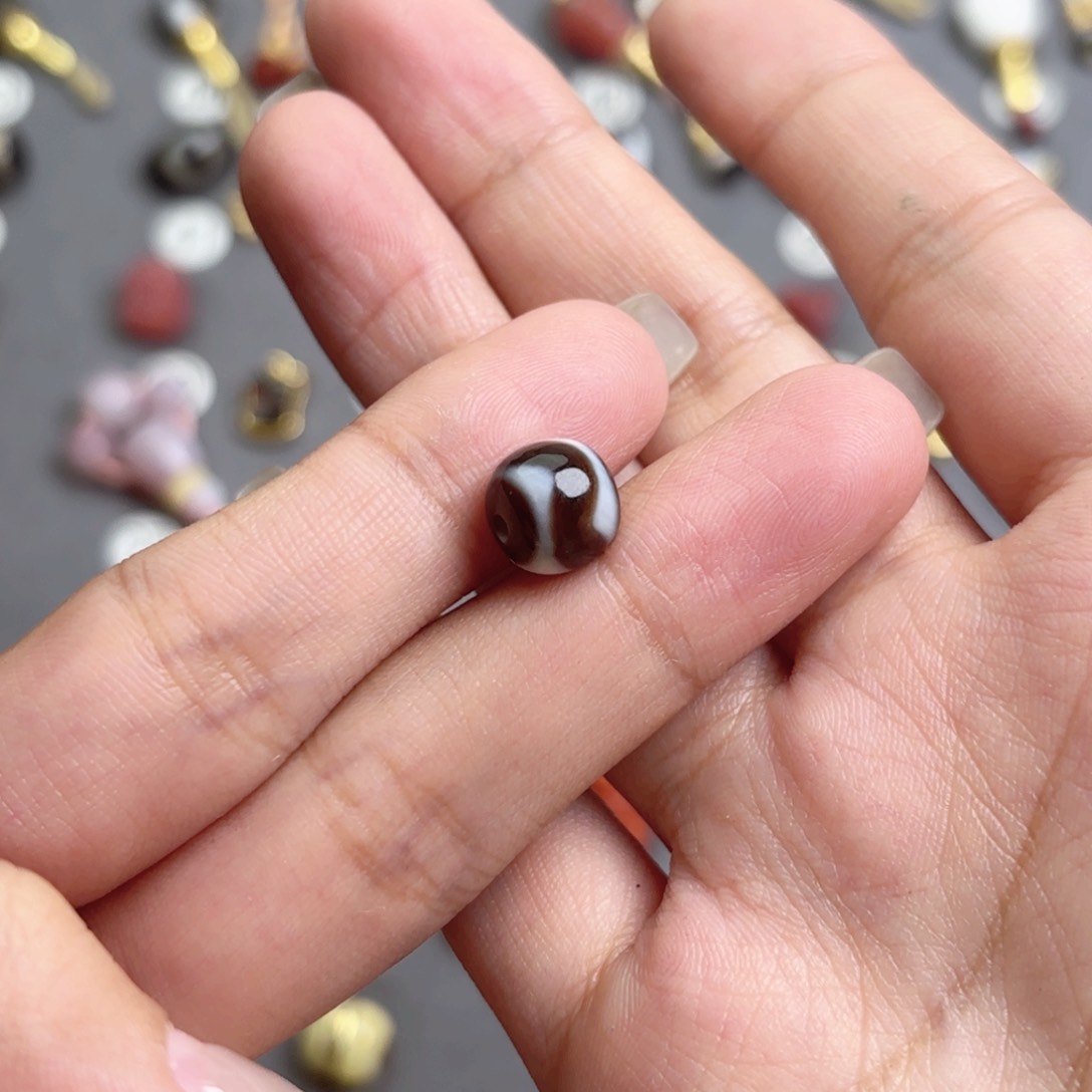 玛瑙/玉髓文玩配饰未镶嵌淡**切