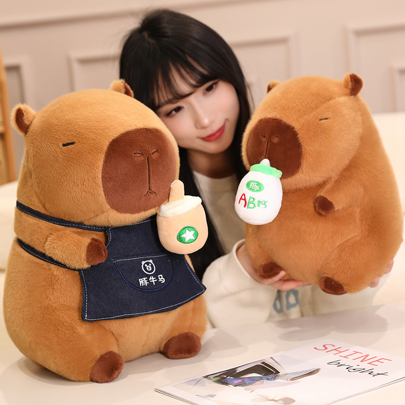 新款围裙奶茶水豚毛绒玩具奶瓶抽拉卡皮巴拉可爱布娃娃抱枕送女生