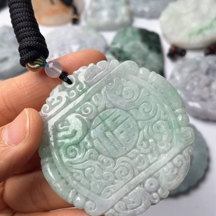 翡翠未镶嵌颈饰翡翠