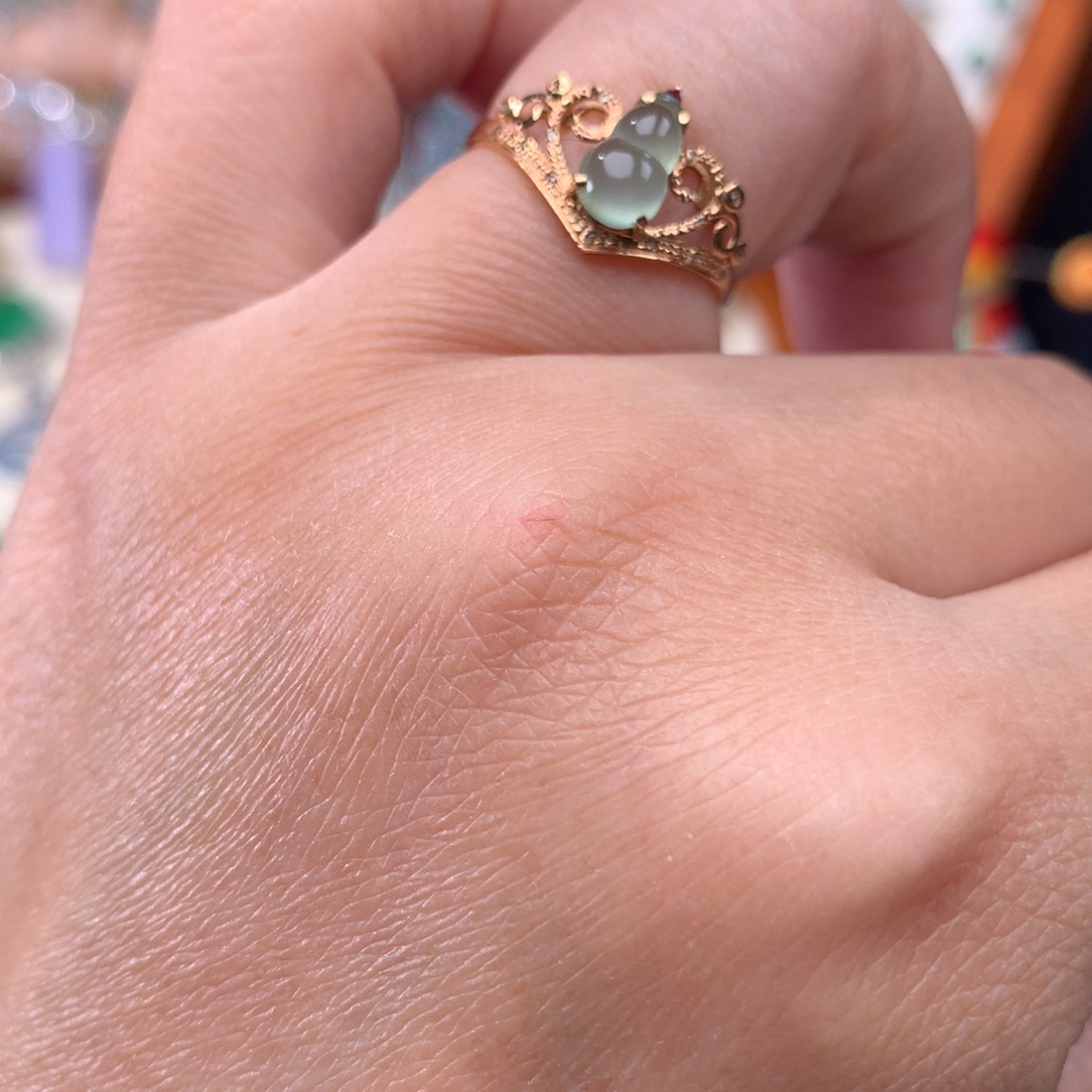 18K金镶嵌戒指翡翠葫芦戒指