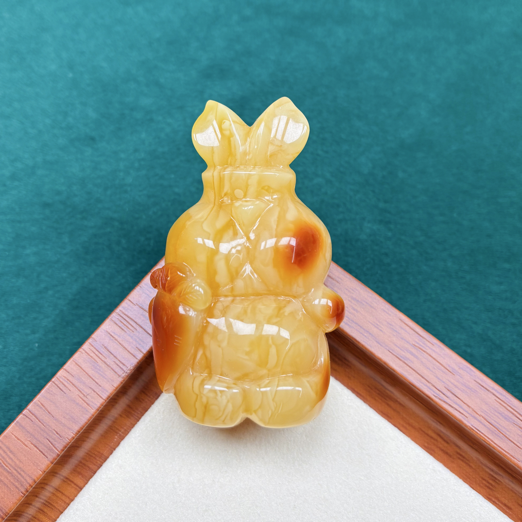 天然蜜蜡俏色兔子，抖音基地发货，带证书