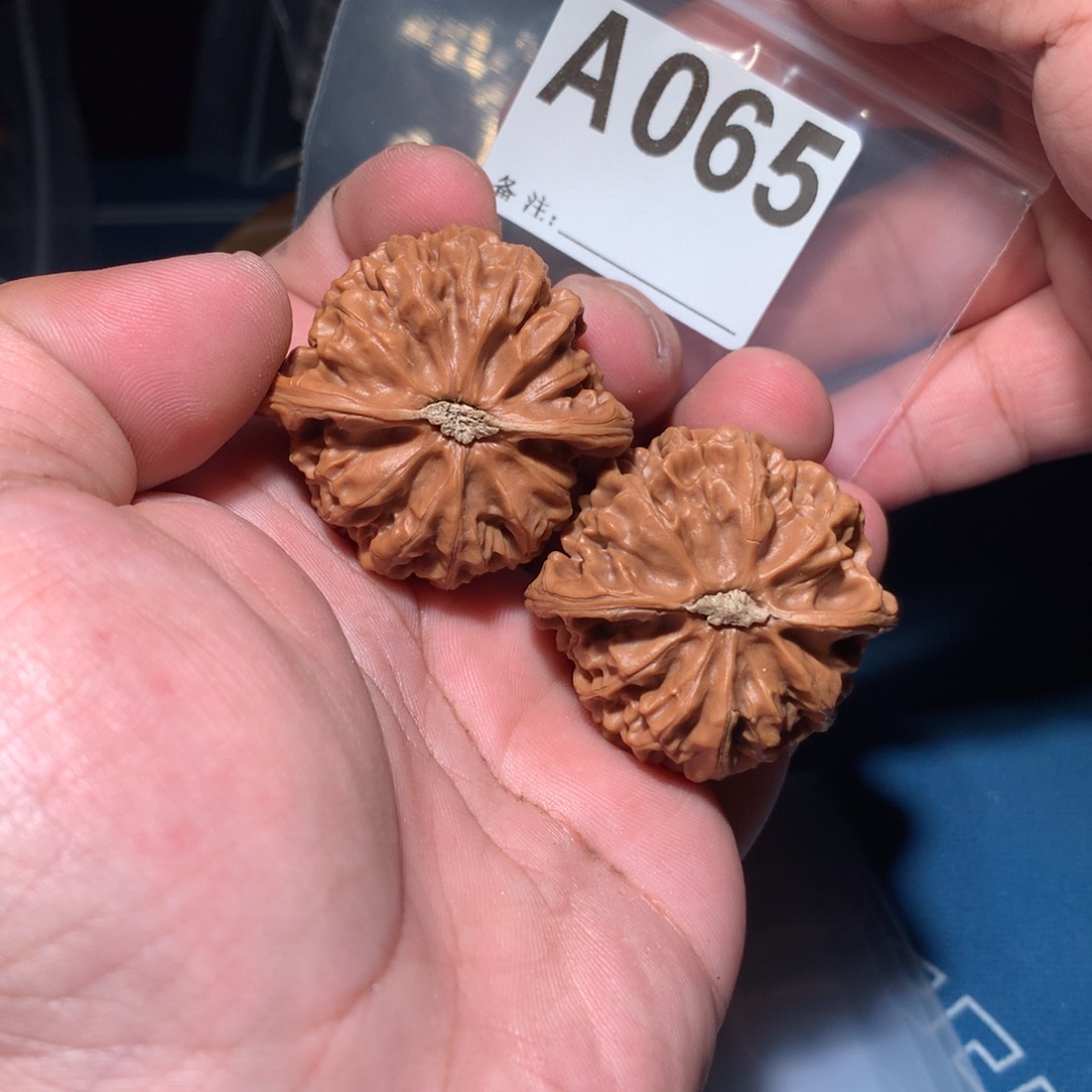 文玩核桃吊坠宫灯 a65