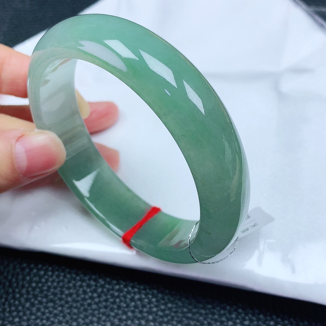 翡翠手镯未镶嵌59轮胎