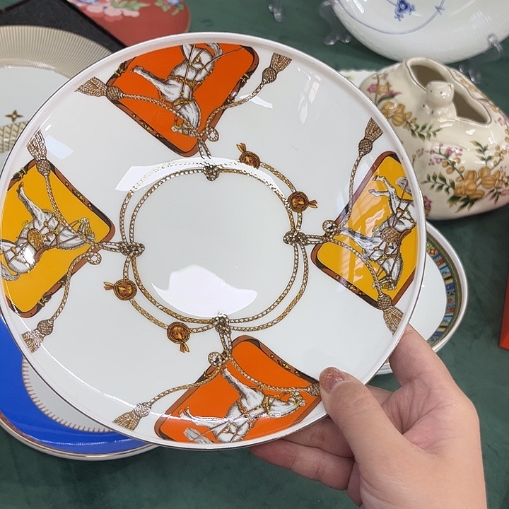 瓷片书斋里有个人