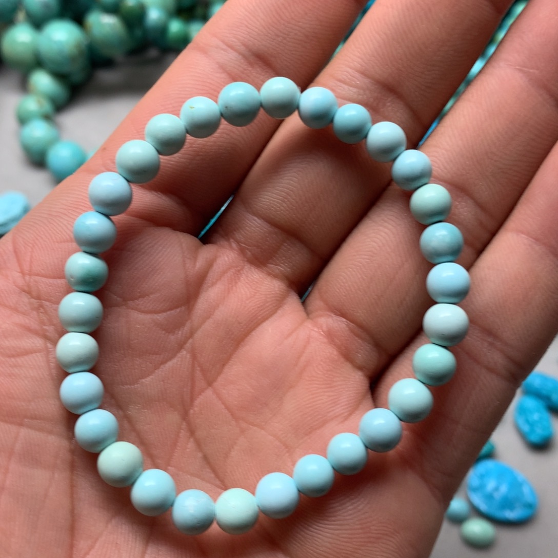 绿松石未镶嵌颈饰