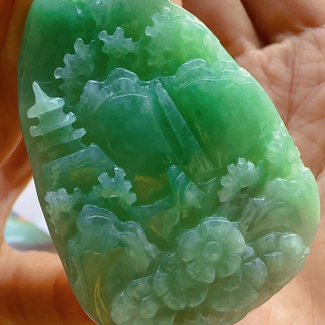 翡翠颈饰未镶嵌翡翠260