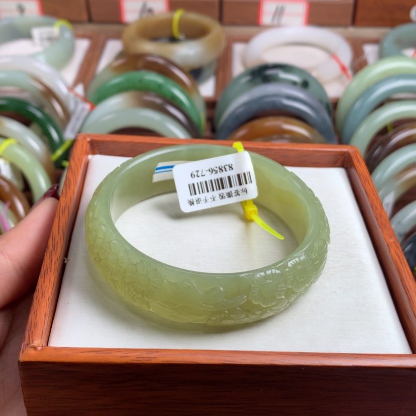 【闪购商品】和田玉手镯未镶嵌54/55