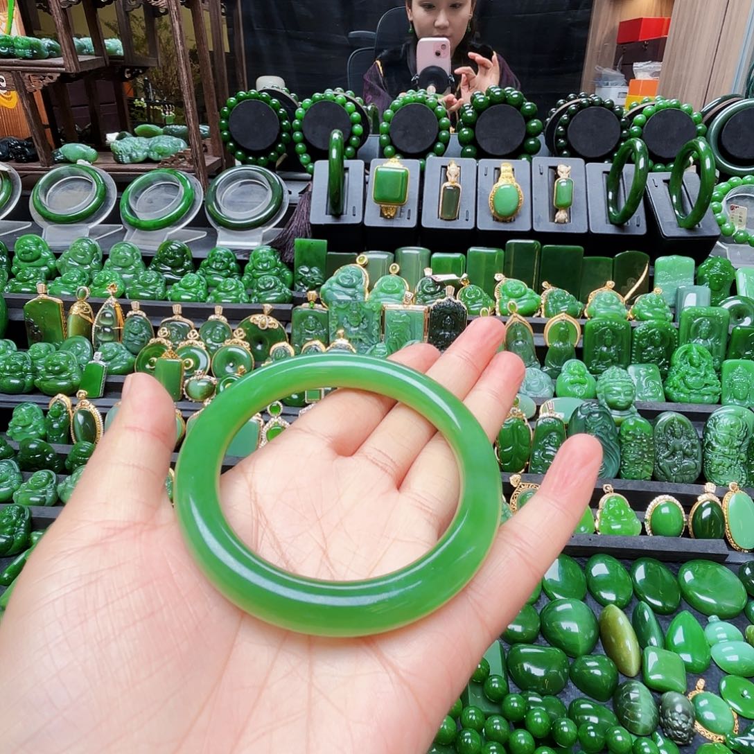 阳***6和田玉（碧玉）未镶嵌手镯