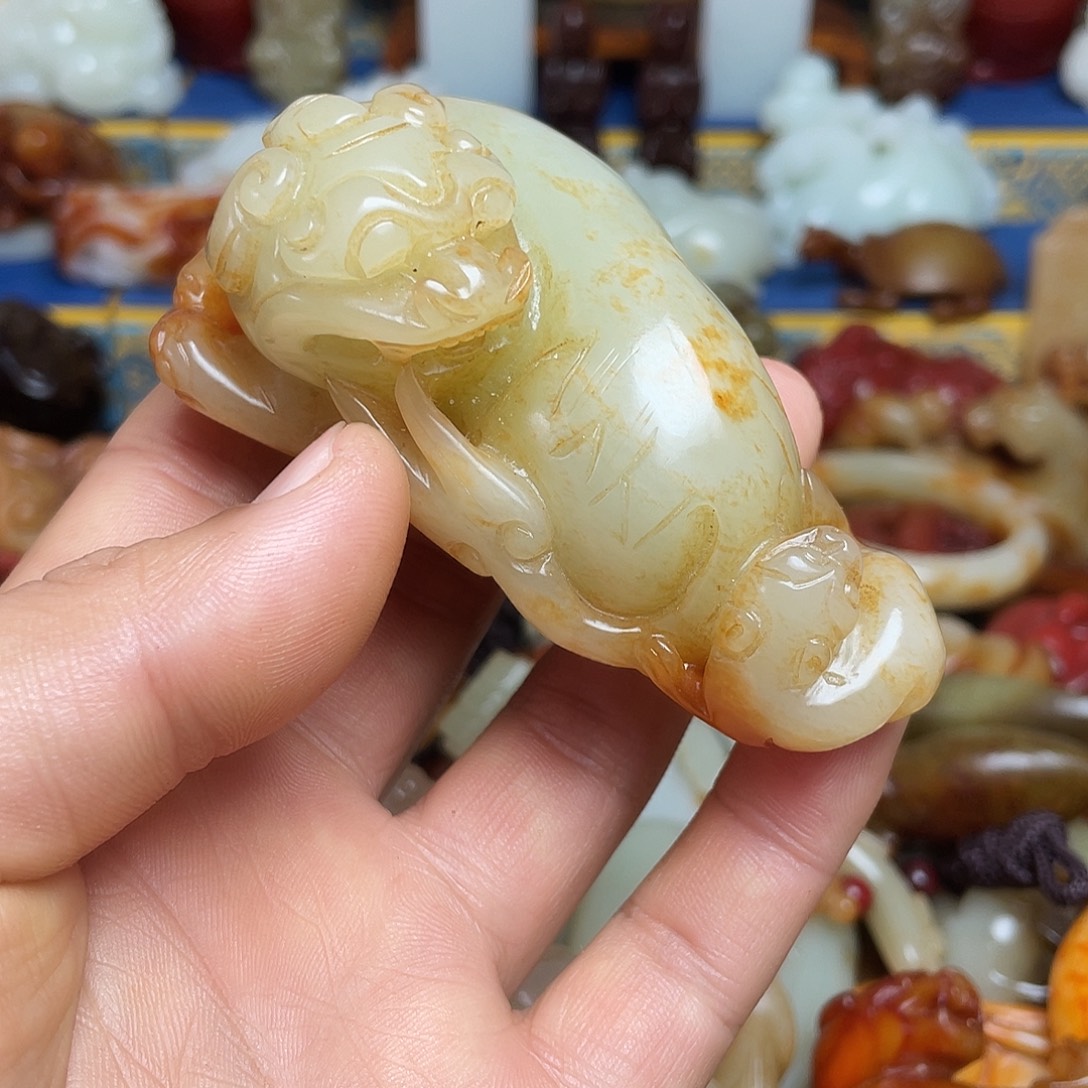 用***8和田玉未镶嵌挂件