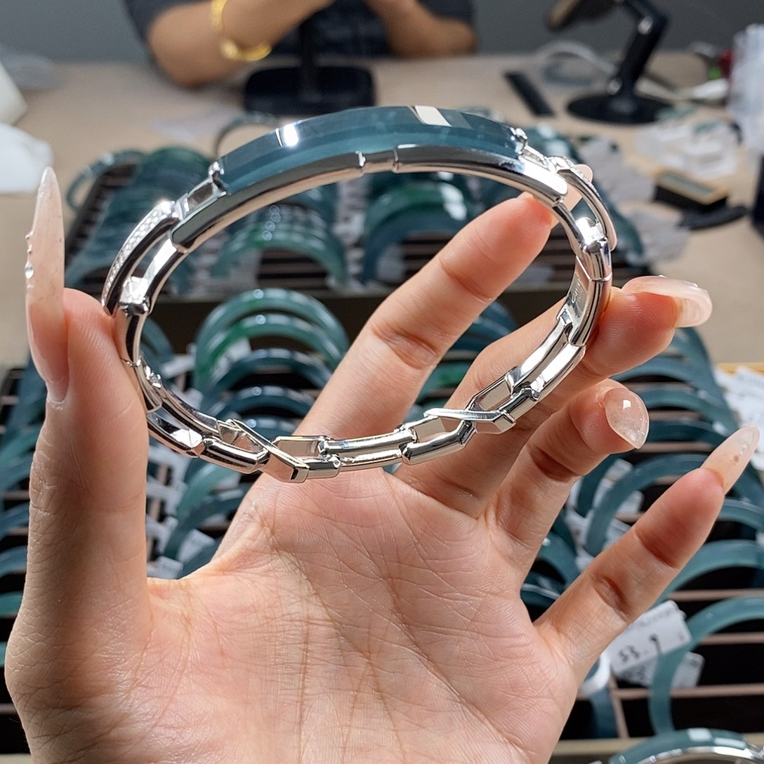 天***发翡翠未镶嵌手镯开口67