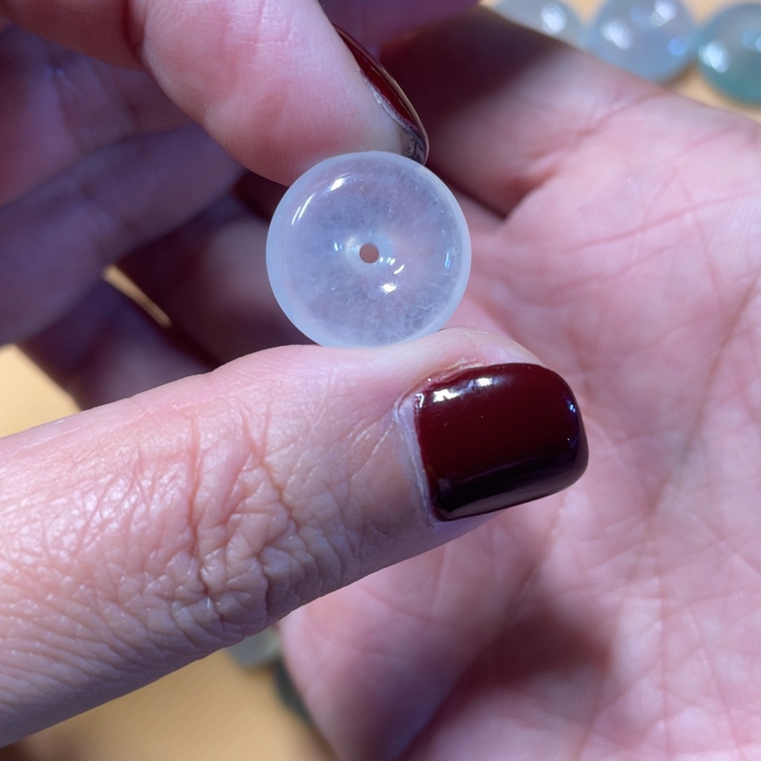 翡翠颈饰未镶嵌平安扣