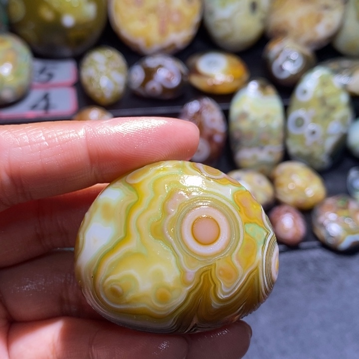 玛瑙/玉髓未镶嵌珠宝半成品156