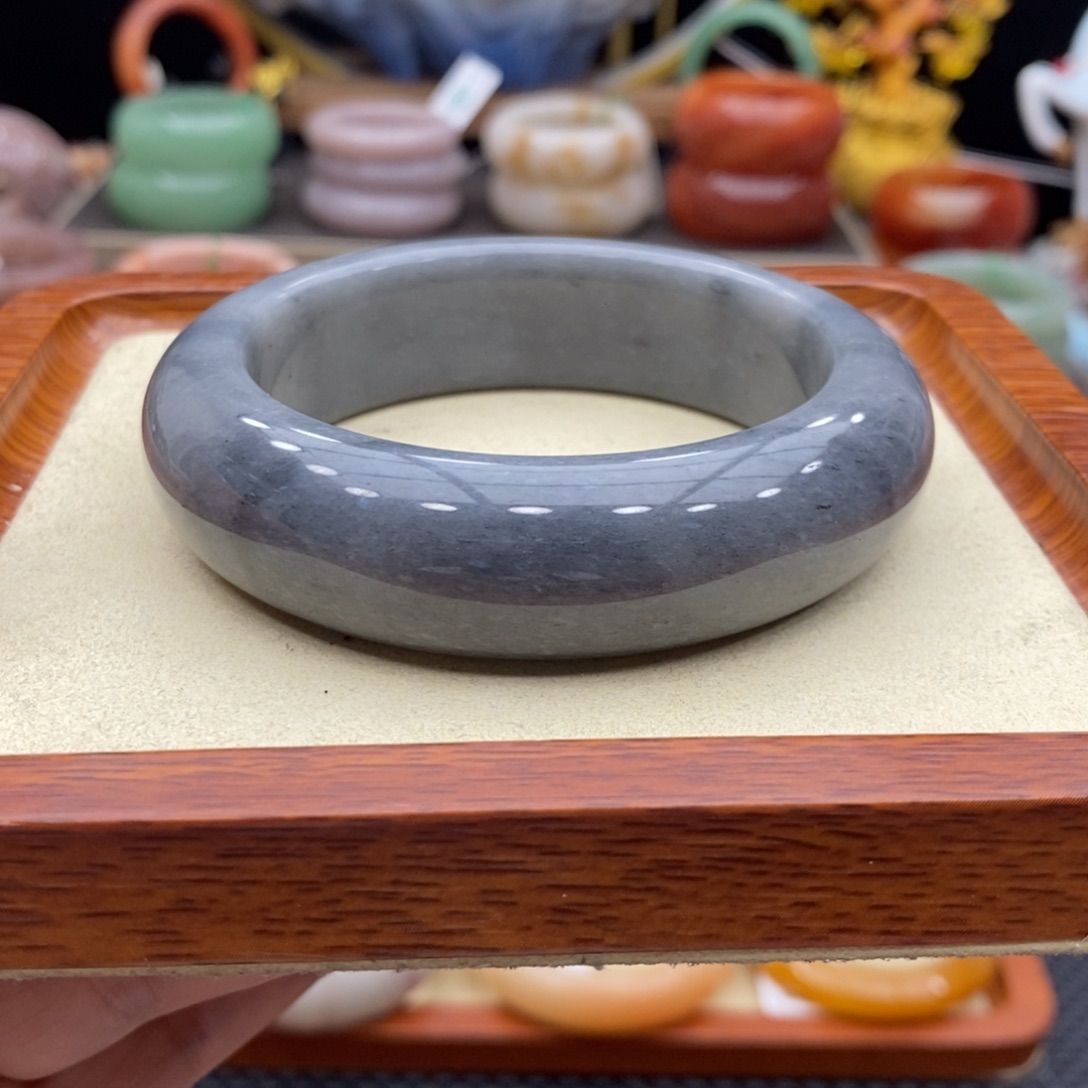 未镶嵌手镯石英质玉