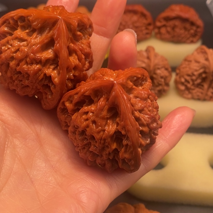 【闪购商品】文玩核桃吊坠苹*树工艺