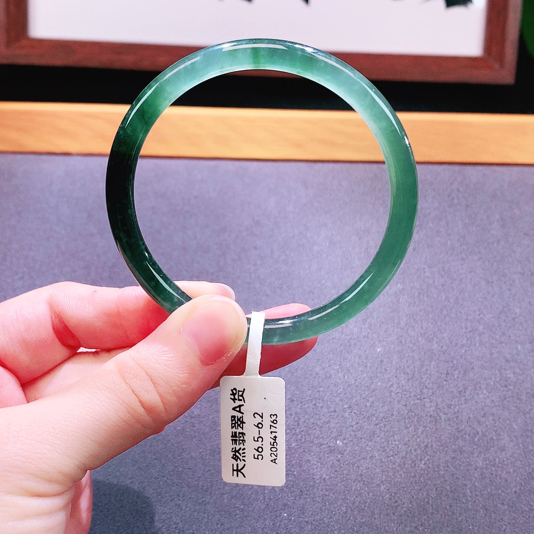 未镶嵌手镯翡翠天然翡翠