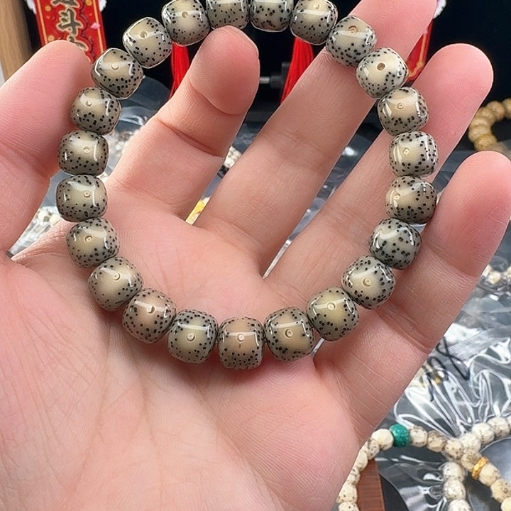 星月菩提手串黄金瞳