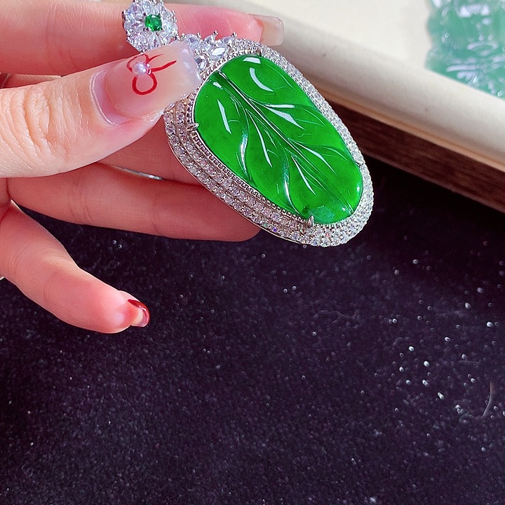 翡翠颈饰银S925镶嵌黑**常天然