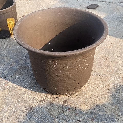 中国宜兴紫砂花盆，