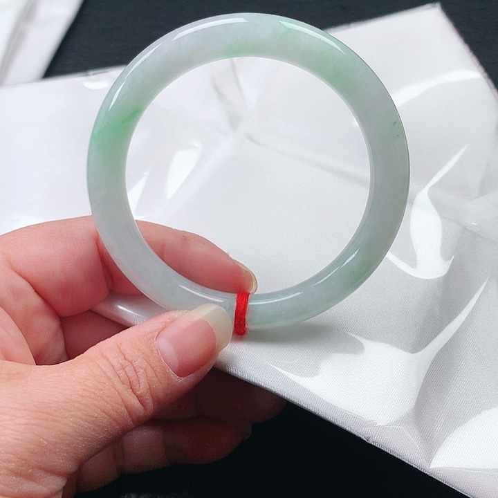 翡翠手镯未镶嵌翡翠025